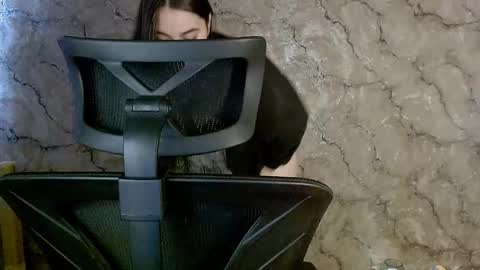 Ellie online show from October 2025 09:06:02 AM