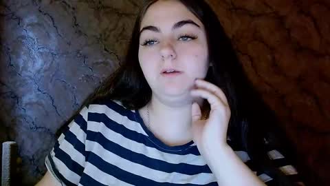 Ellie online show from October 2025 05:43:02 AM