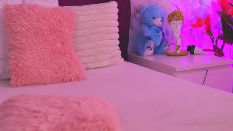 EllinaNuria online show from April 2026 05:08:02 AM