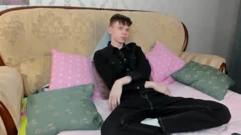 elliot_mars_ online show from October 2025 05:19:01 PM