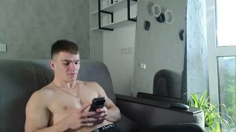 Snapshot of elliot_muscle04 chatting on May 2026 03:31:02 PM elliot_muscle04 online show from May 2026 03:31:02 PM