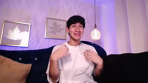 Snapshot of elliotazer chatting on January 2026 11:29:01 PM Elliot online show from January 2026 11:29:01 PM