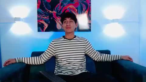 Snapshot of elliotazer chatting on January 2026 11:31:02 PM Elliot online show from January 2026 11:31:02 PM