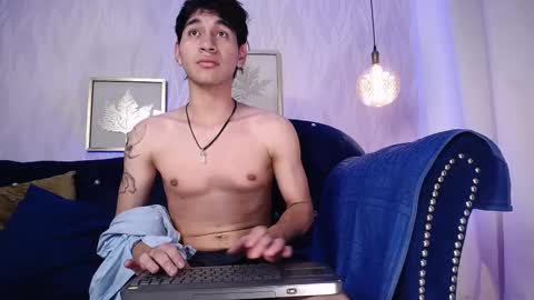 Snapshot of elliotazer chatting on January 2026 11:08:02 PM Elliot online show from January 2026 11:08:02 PM