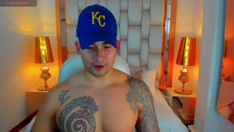 E L L I O T    V E L E Z online show from December 2024 08:11:01 PM