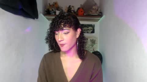 Snapshot of ellis_flowers chatting on July 2026 11:35:02 PM . online show from July 2026 11:35:02 PM