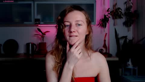 elly_helly online show from October 2025 07:26:02 PM