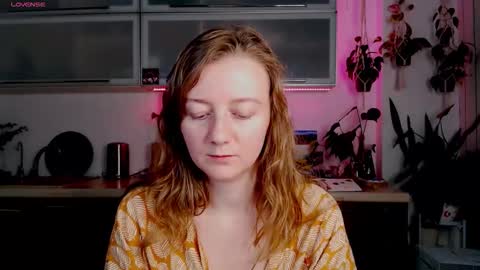 elly_helly online show from December 2025 08:46:01 PM