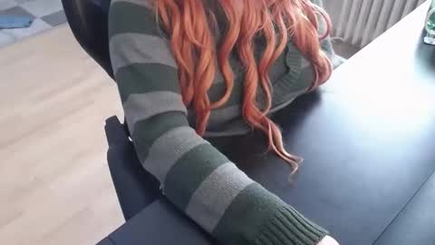 Elly online show from November 2025 01:33:02 PM