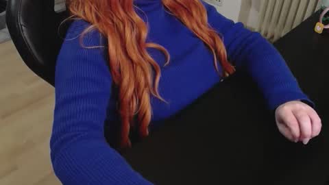 Elly online show from November 2025 09:47:01 PM