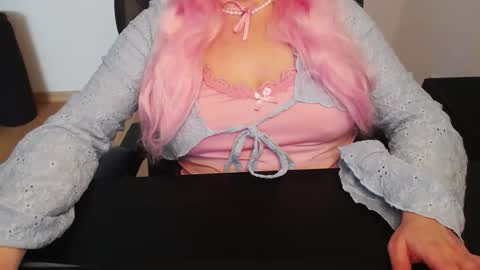 Elly online show from April 2026 12:57:01 PM