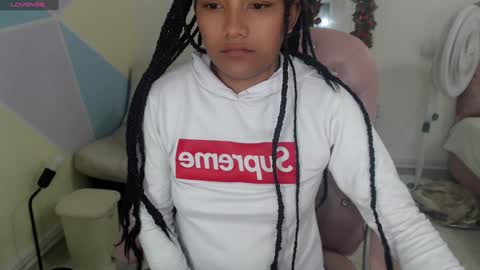 Elly online show from December 2024 11:26:01 AM