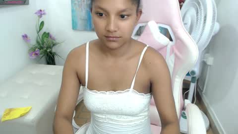 Elly online show from February 2025 08:22:01 PM