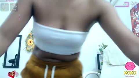 Elly online show from October 2025 03:22:01 PM