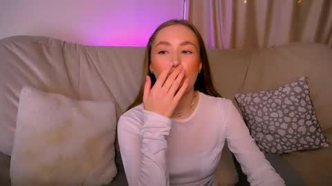  Elly  online show from April 2026 02:53:02 AM