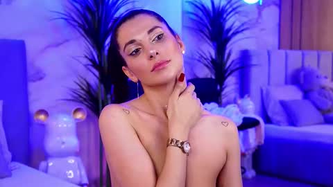 Elly online show from October 2025 08:07:01 PM