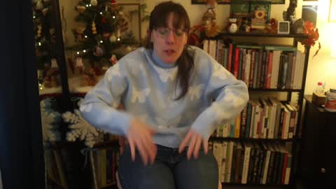 Snapshot of ellynaomi chatting on November 2025 10:31:02 PM Elly Naomi online show from November 2025 10:31:02 PM