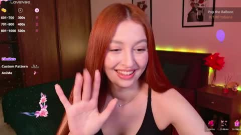 Snapshot of ellypeach chatting on April 2026 05:28:01 PM EllyPeach online show from April 2026 05:28:01 PM