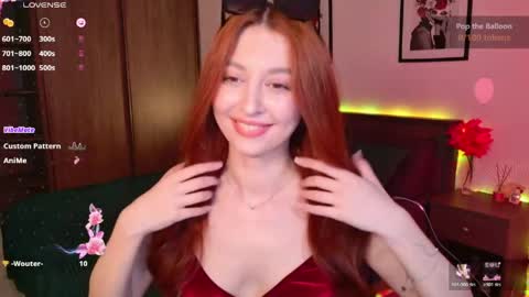 Snapshot of ellypeach chatting on May 2026 02:13:02 PM EllyPeach online show from May 2026 02:13:02 PM