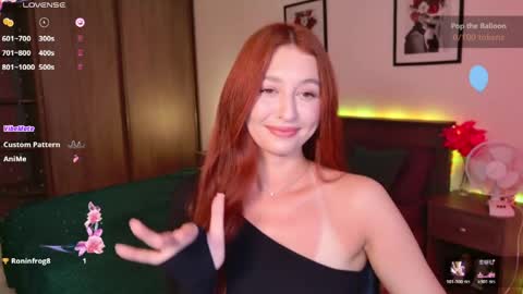 Snapshot of ellypeach chatting on June 2026 11:23:01 AM EllyPeach online show from June 2026 11:23:01 AM