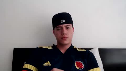 elmono33 online show from December 2024 06:31:02 PM