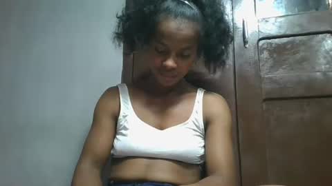 Snapshot of elodie228680 chatting on May 2026 04:52:01 AM elodie228680 online show from May 2026 04:52:01 AM