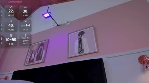 Elodie  online show from December 2025 03:40:02 PM