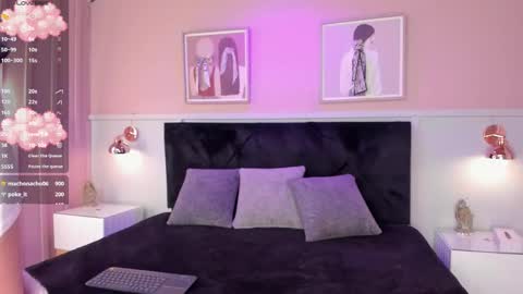 Elodie  online show from February 2026 12:34:01 PM