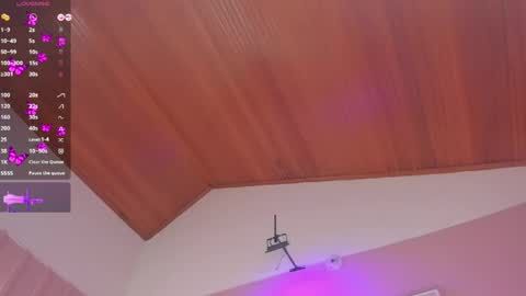 Elodie  online show from May 2026 06:09:01 PM