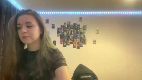 Snapshot of eloiscolins chatting on June 2026 04:41:02 PM eloiscolins online show from June 2026 04:41:02 PM