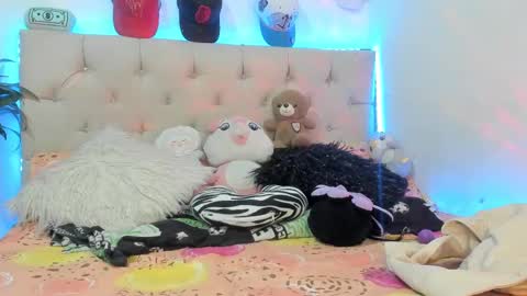 Snapshot of eloise_everhartt chatting on December 2024 09:54:02 PM eloise online show from December 2024 09:54:02 PM