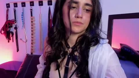 elowen_halley1 online show from February 2026 11:33:01 AM