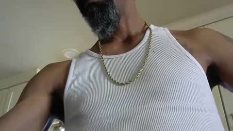 Snapshot of elparador chatting on February 2025 08:41:01 PM El Parador online show from February 2025 08:41:01 PM