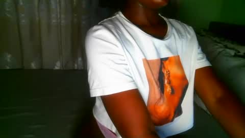 Snapshot of elphaba01 chatting on February 2025 01:46:02 AM Elphaba online show from February 2025 01:46:02 AM