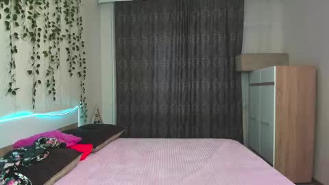 Elsa  online show from December 2024 03:36:01 AM