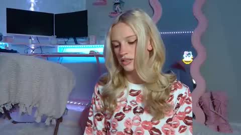 Snapshot of elsa_may chatting on February 2026 02:53:01 AM elsa_may online show from February 2026 02:53:01 AM