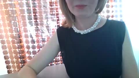 Snapshot of elsamartinez chatting on September 2025 06:27:02 AM ElsaMartinez online show from September 2025 06:27:02 AM