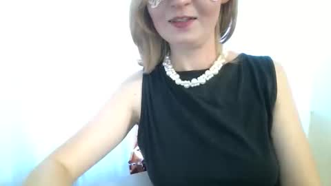 Snapshot of elsamartinez chatting on September 2025 02:42:01 PM ElsaMartinez online show from September 2025 02:42:01 PM