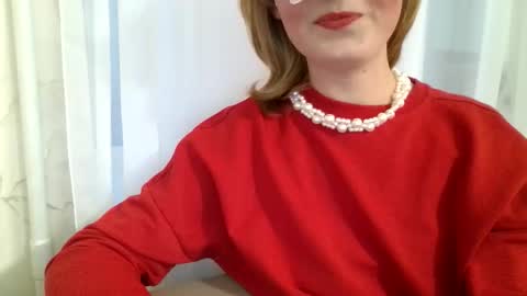 Snapshot of elsamartinez chatting on October 2025 03:19:02 PM ElsaMartinez online show from October 2025 03:19:02 PM