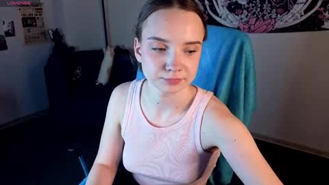 Snapshot of elvienne chatting on May 2026 03:35:02 AM Elvienne online show from May 2026 03:35:02 AM