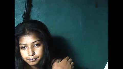 Snapshot of elynah195043 chatting on May 2026 04:46:01 PM elynah195043 online show from May 2026 04:46:01 PM