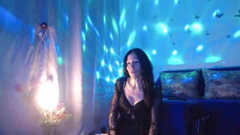 Elisa online show from February 2026 06:26:02 PM