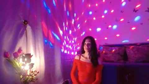 Elisa online show from July 2026 09:08:01 PM