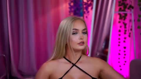 Elyssa online show from July 2026 07:16:02 PM