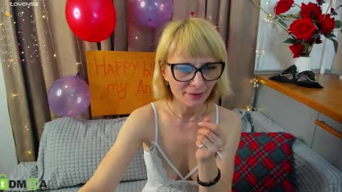 Snapshot of elzaglower chatting on March 2025 05:42:02 AM Elza online show from March 2025 05:42:02 AM