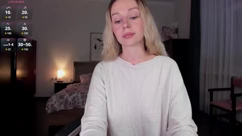 Snapshot of em_emilie chatting on November 2025 03:12:02 PM Emilie online show from November 2025 03:12:02 PM