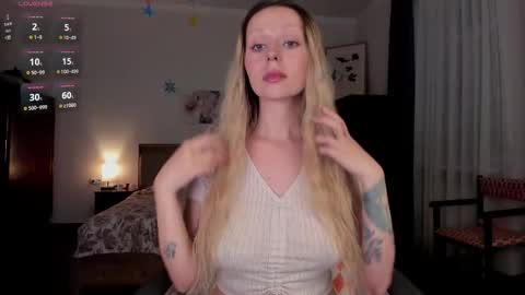 Snapshot of em_emilie chatting on December 2025 03:19:02 PM Emilie online show from December 2025 03:19:02 PM