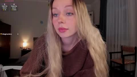 Snapshot of em_emilie chatting on January 2026 03:37:02 PM Emilie online show from January 2026 03:37:02 PM