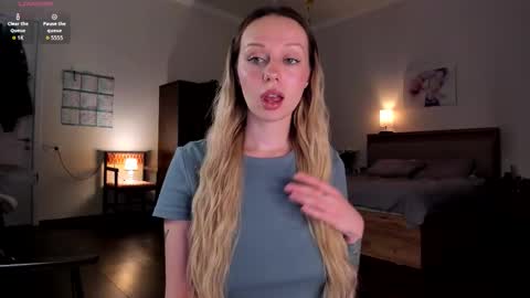 Snapshot of em_emilie chatting on February 2026 08:20:02 PM Emilie online show from February 2026 08:20:02 PM