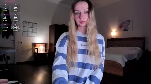 Snapshot of em_emilie chatting on March 2026 05:15:01 PM Emilie online show from March 2026 05:15:01 PM